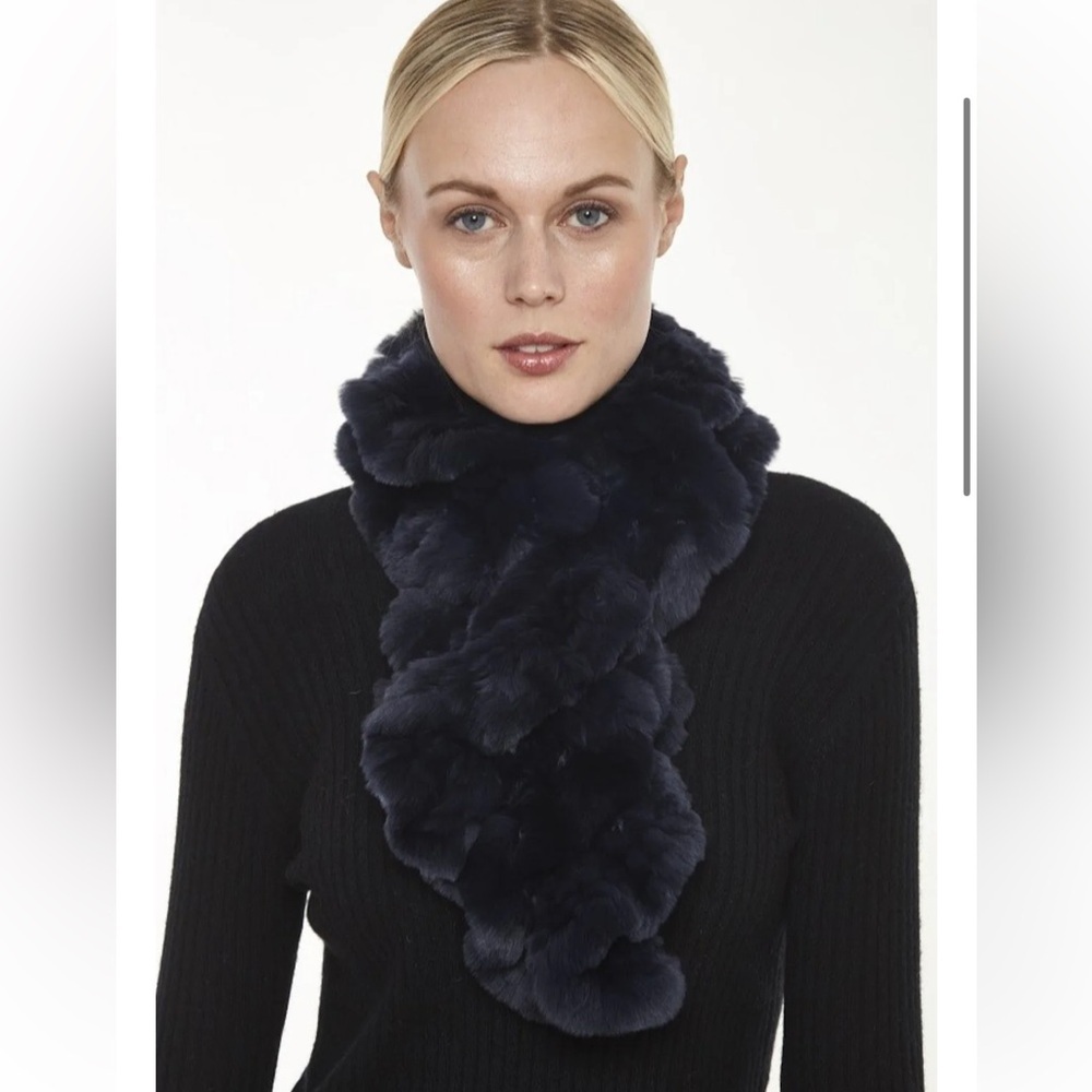 NWT Pull-Through Ruffle Scarf - LUXURIOUS! Genuine Rex Rabbit Fur.